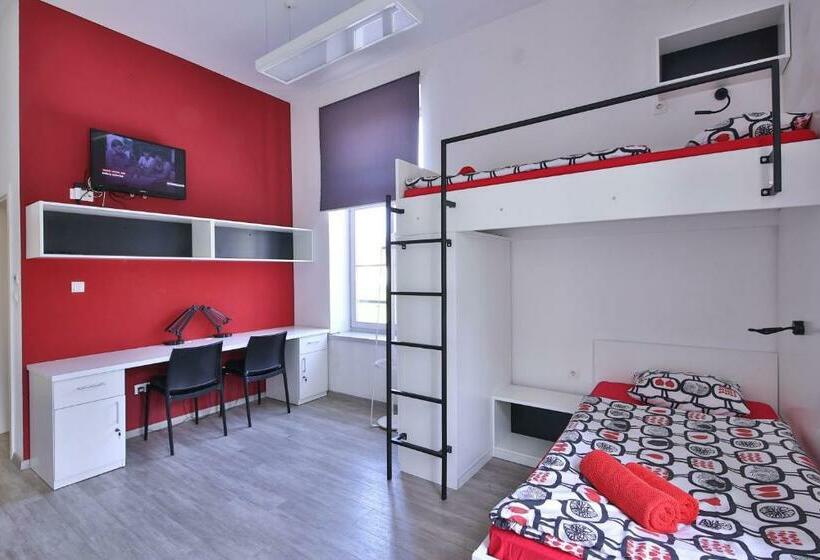 Кровать в Общей Комнате, Hostel Bedem