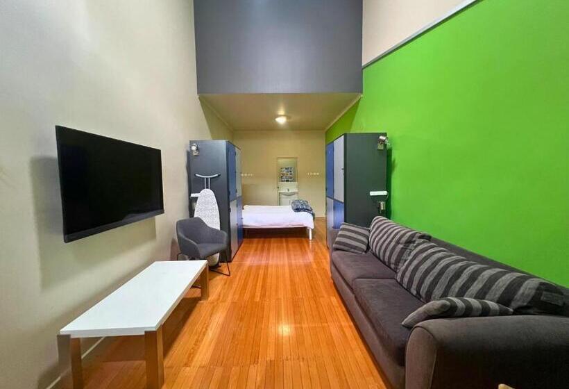 스탠다드 스튜디오, Port Lincoln Studio Apartments