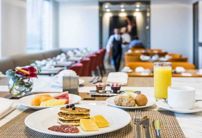 ダブルベッドスタンダードルーム, Medellin Marriott
