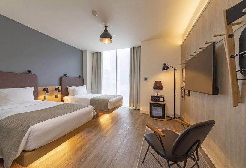 Номер Стандарт, Moxy Osaka Honmachi By Marriott
