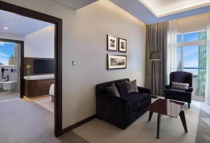 סוויטת ג'וניור, Radisson Blu Hotel, Dubai Waterfront