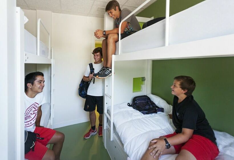 Номер Стандарт Четырехместный Совместный Санузел, Youth Hostel Non Stop Inn By Irrisarri Land