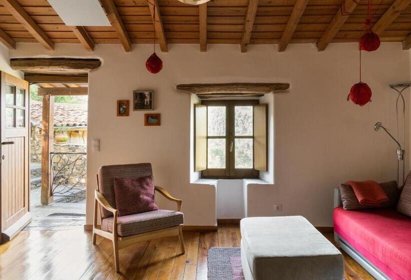 Дом 2 Спальни, Cerdeira  Home For Creativity