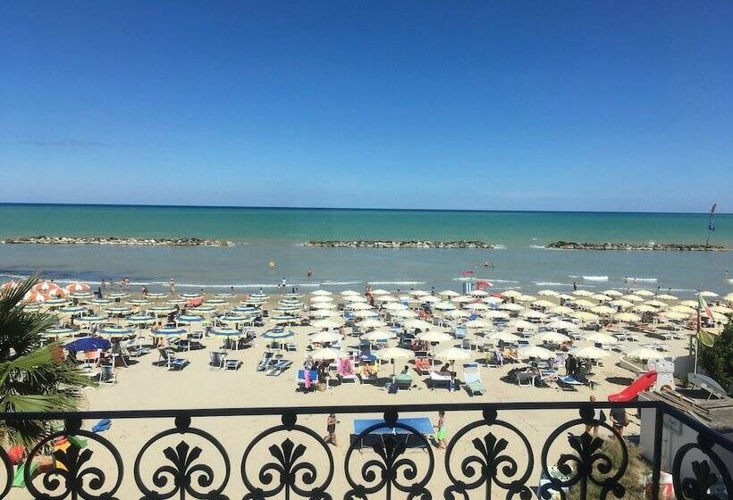 Номер Deluxe Вид на Море, Baia Marina