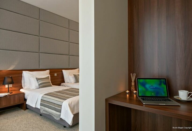 اتاق سوپریور با چشم‌انداز شهر, Priska Med Luxury Rooms