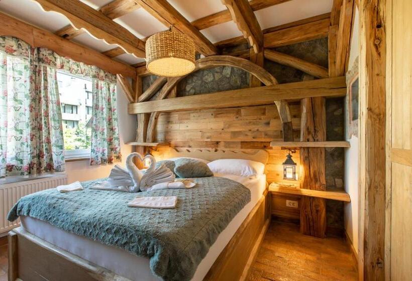 اتاق استاندارد چهار تخته, Central Bled House