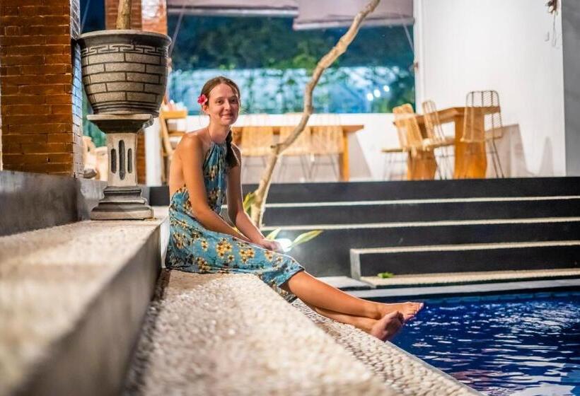 Номер Deluxe с Балконом, The Nest Canggu