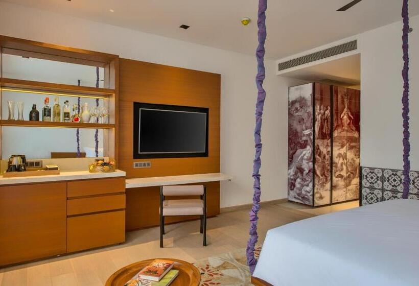 带大床的豪华间, Azaya Beach Resort Goa