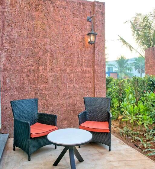 内部豪华间, Azaya Beach Resort Goa