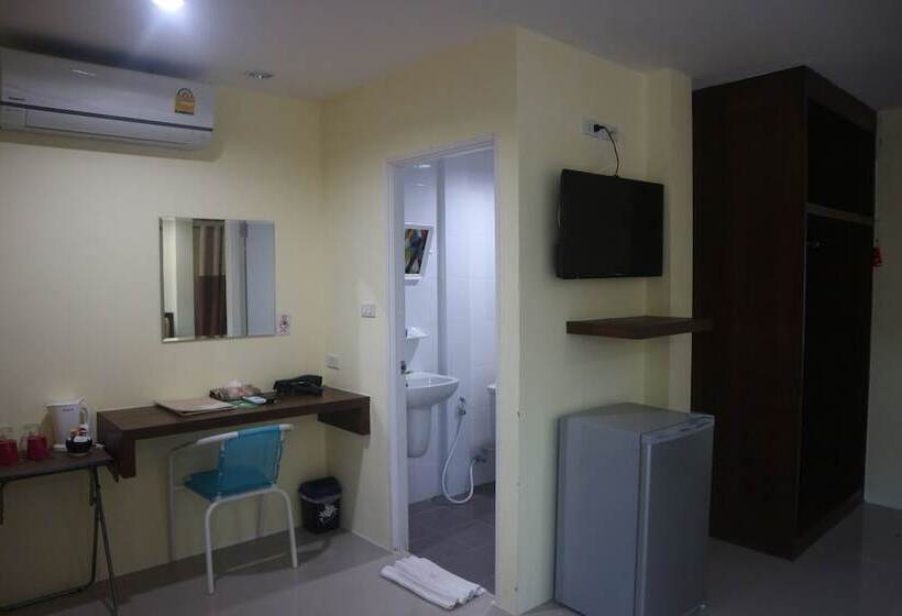 디럭스 룸, Anyavee Nam Mao Beach Resort