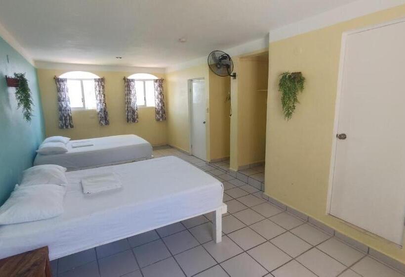 Habitació Quàdruple Estàndard, Tres Mundos Hostel