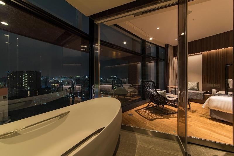 Номер Премиум, Jr Kyushu Hotel Blossom Naha