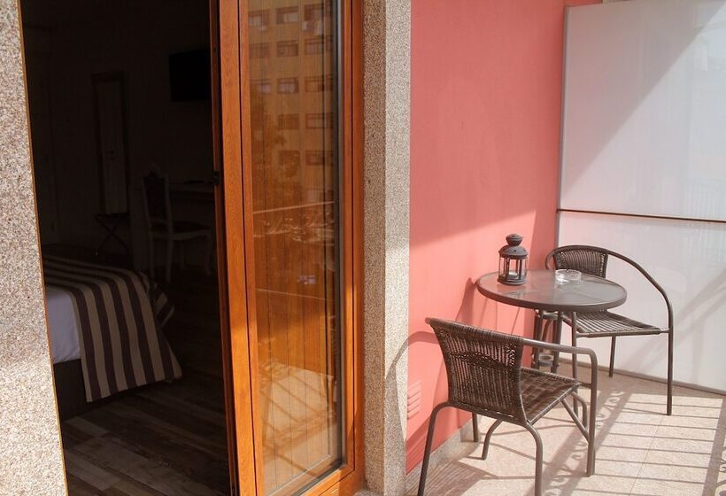 Трехместный Номер Стандарт с Балконом, Art'otel Barcelos