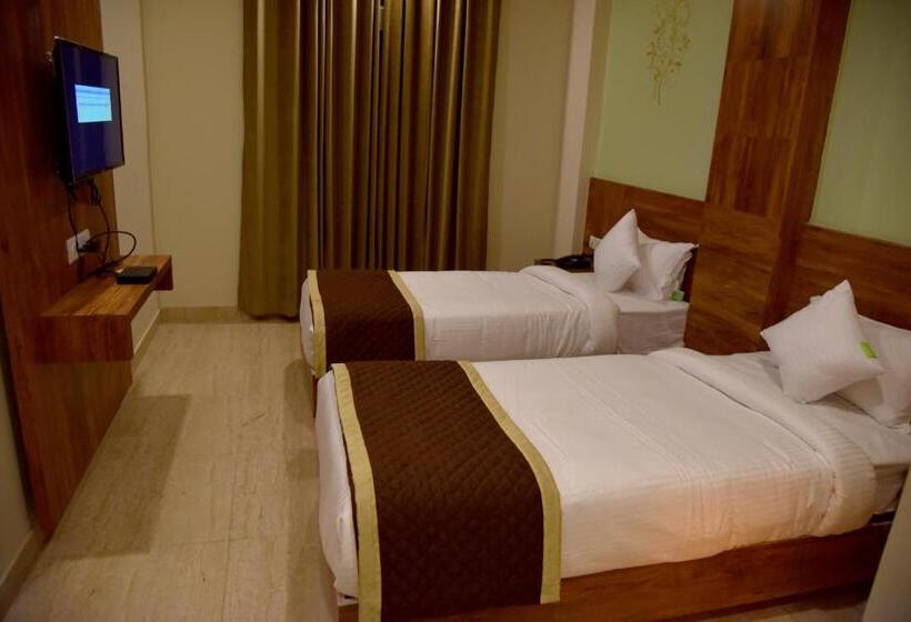 带大床的豪华间, Triveni Residency