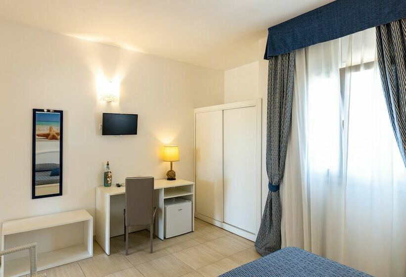 Номер Superior Вид на Бассейн, Stella Marina B&b