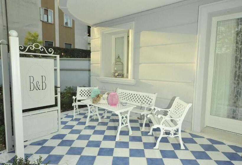اتاق استاندارد چهار تخته, La Maison Delle Favole