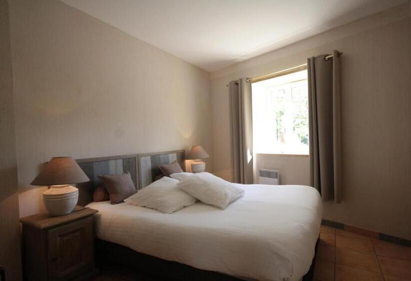 جناح عائلي, Logis Hôtel Restaurant Le Domaine De L Eau Vive