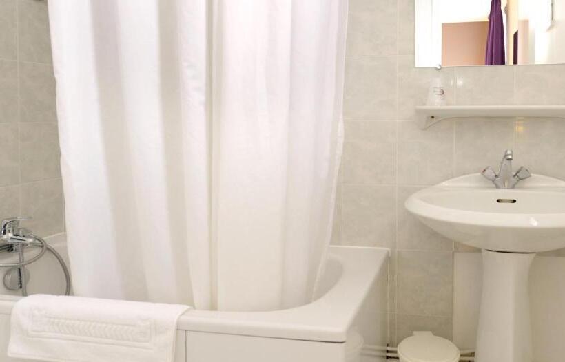 Номер Стандарт, Contact Hôtel Du Cerf