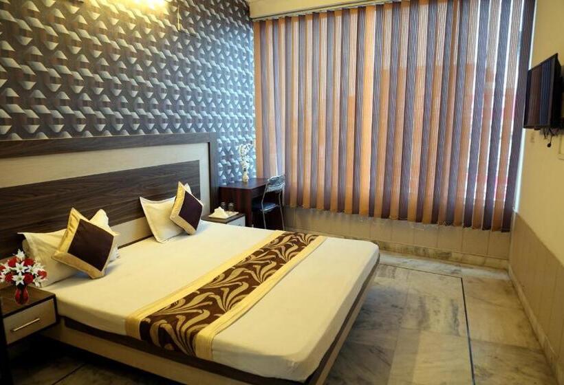 اتاق استاندارد, Time Square Guest House
