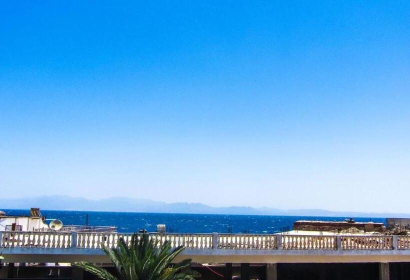 اتاق استاندارد با تخت‌های تاشو, Deep Blue Divers Hostel Dahab