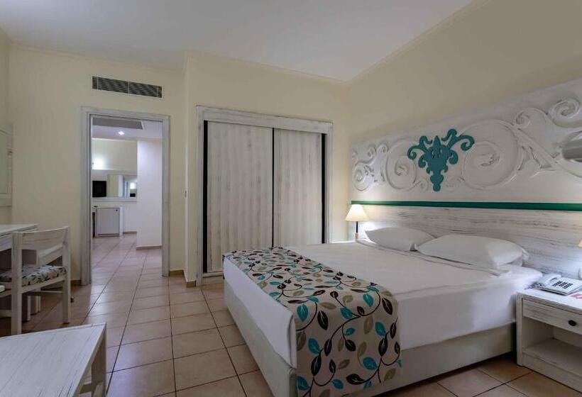 Family Suite, Euphoria Palm Beach Resort