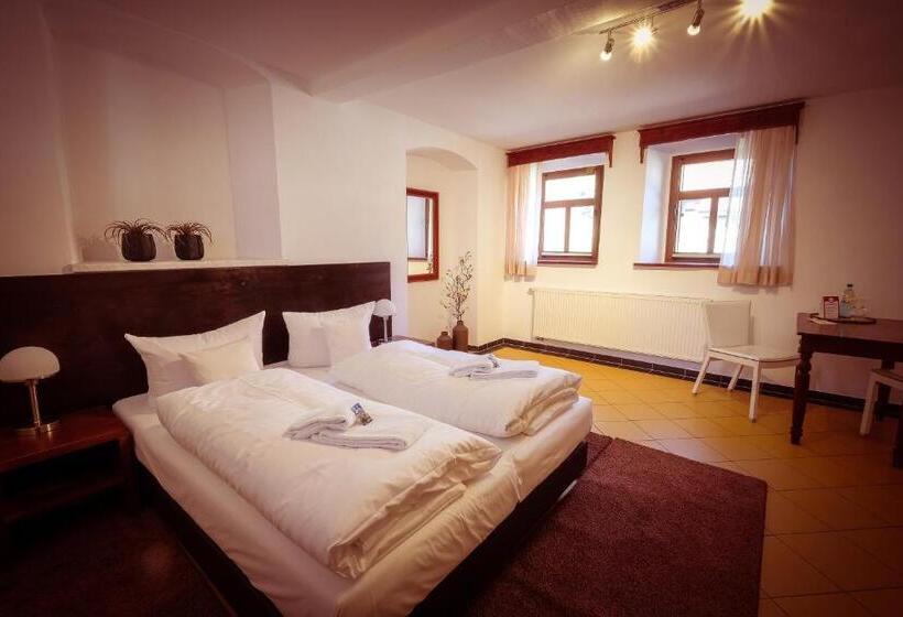 Дом 4 Спальни, Romantik Schlossgut Auerstedt