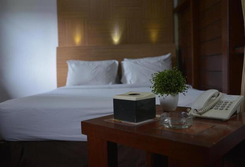 베이직 스튜디오, Citra Cikopo Hotel & Family Cottages