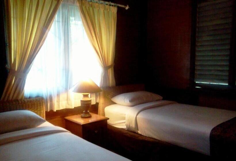Апартаменты Deluxe 3 Спальни, Citra Cikopo Hotel & Family Cottages