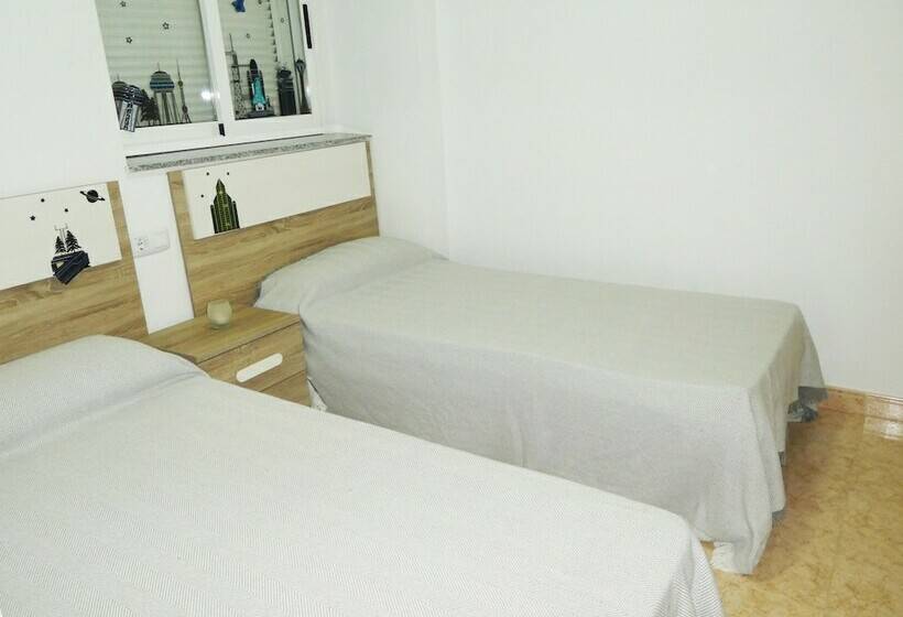 ３ベッドルームアパートメント, Apartamentos Tavernes Gandía 3000