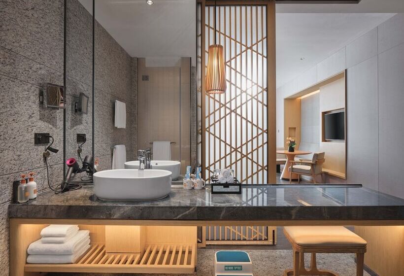 Номер Стандарт Двуспальная Кровать Вид на Море, Crowne Plaza Sanya Haitang Bay Resort, An Ihg