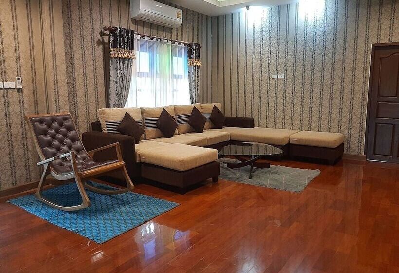 اتاق خانوادگی, Buraphat Resort