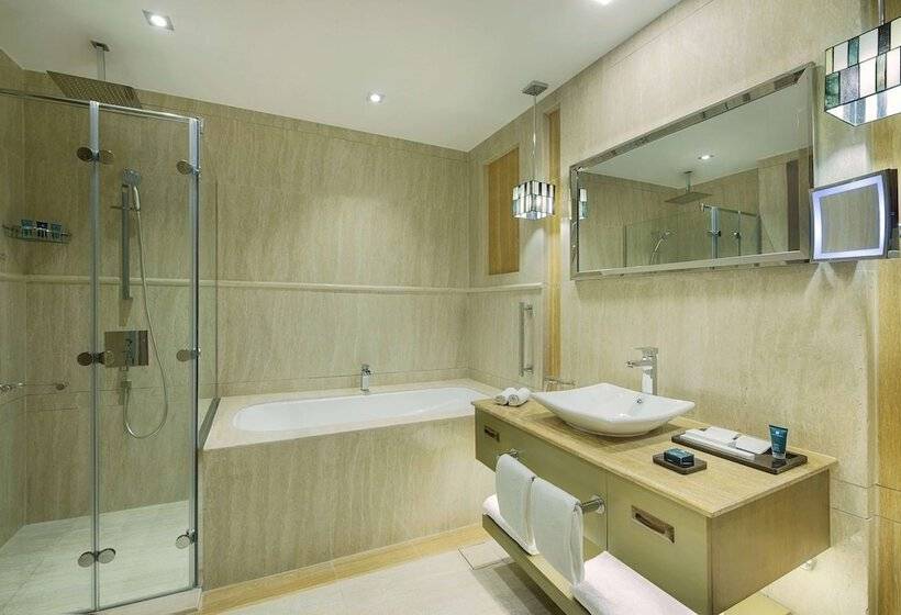 Номер Deluxe, Wyndham Doha West Bay