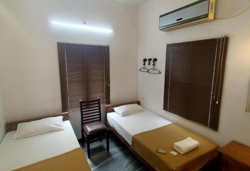 이코노미 룸, Janatha Homestay
