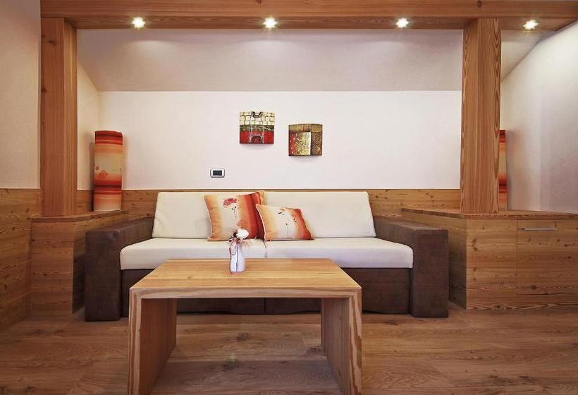 バルコニー付きスタンダードトリプルルーム, Mountain B&b   La Scalira