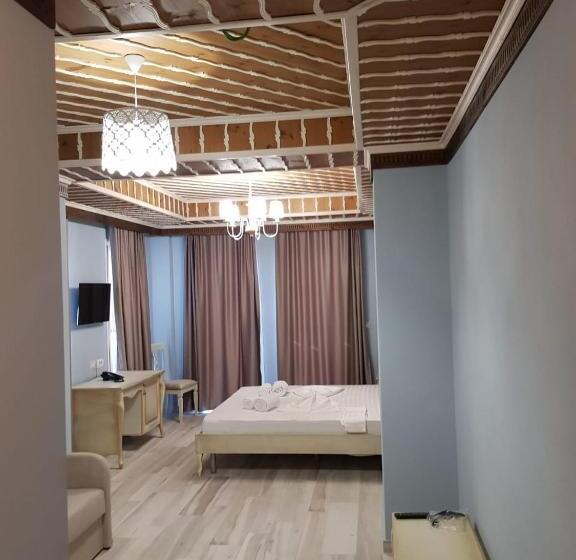 اتاق پریمیوم چهارنفره, Sarajet E Pashait 2