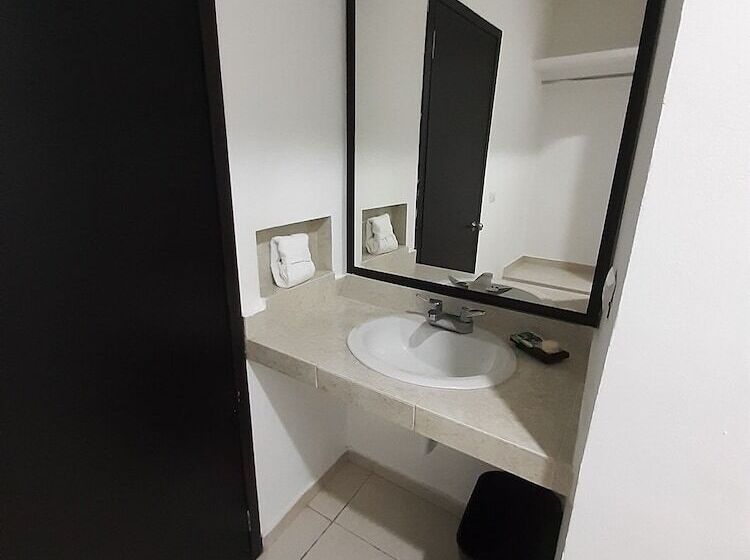 スタンダードルーム, Habitat Inn