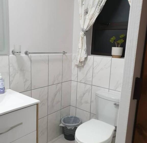 اتاق لوکس, Sunflower Self Catering
