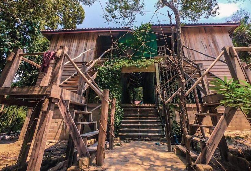 اتاق لوکس, The Cliff Hostel