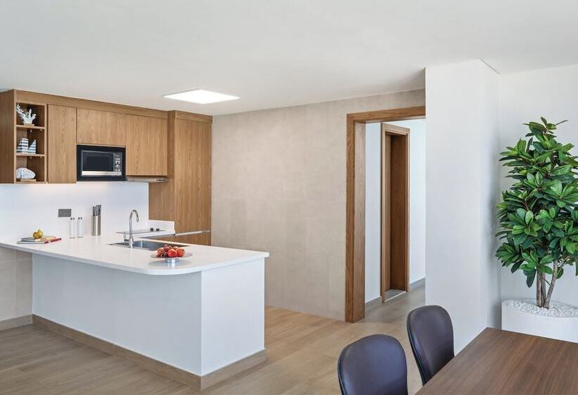 Апартаменты 2 Спальни Вид на Море, Beach Bay Hotel Mirfa