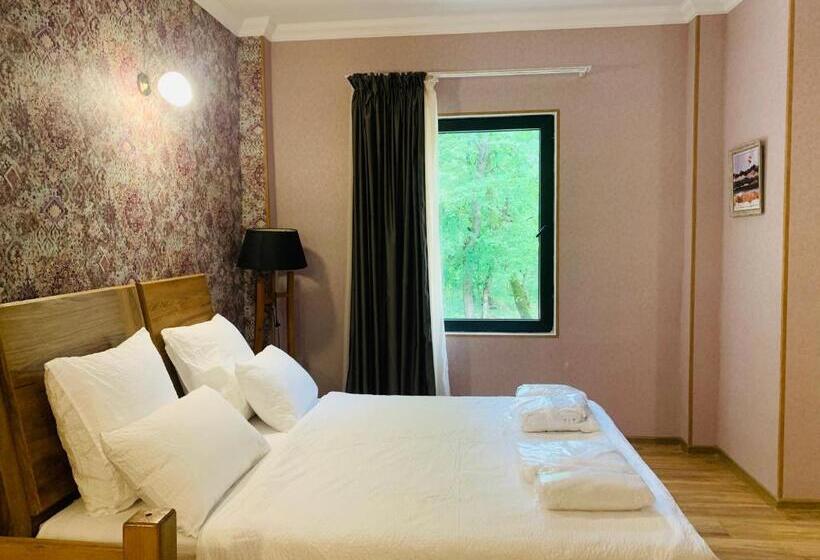 غرفة قياسية ثلاثية, Wald Hotel Lagodekhi Rooms