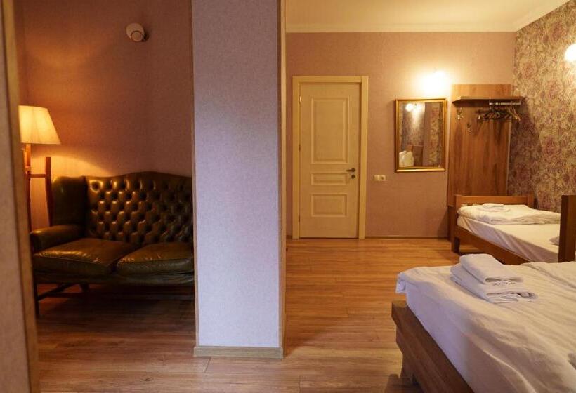 غرفة قياسية ثلاثية, Wald Hotel Lagodekhi Rooms
