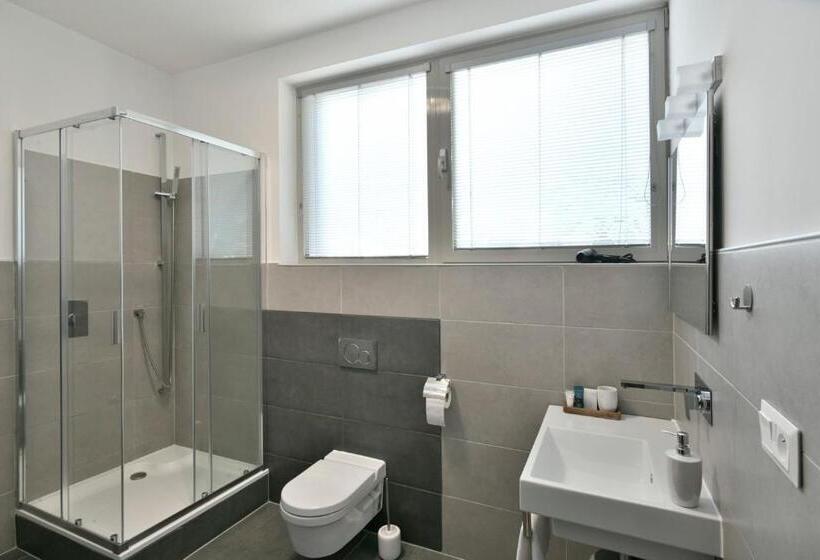 اتاق لوکس, River View Apartments