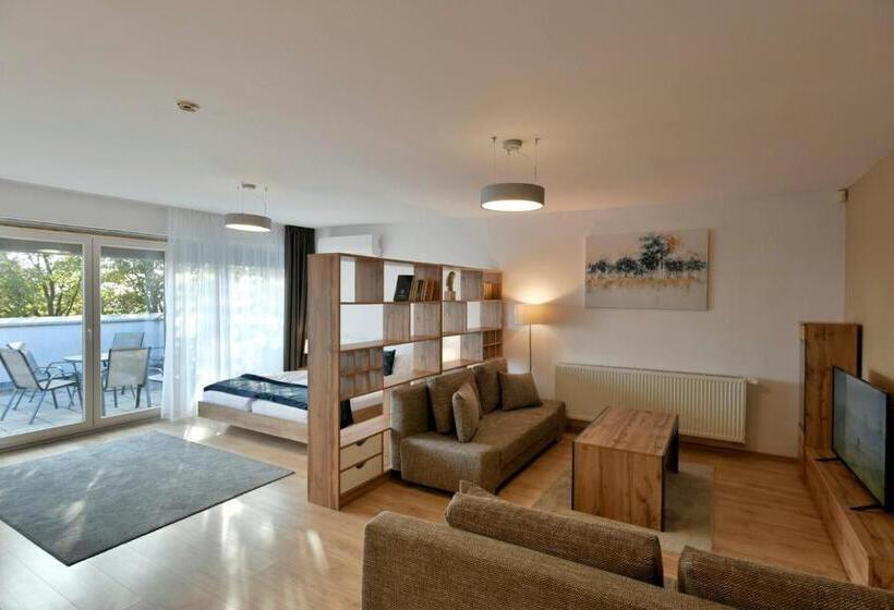 سوییت خانوادگی, River View Apartments