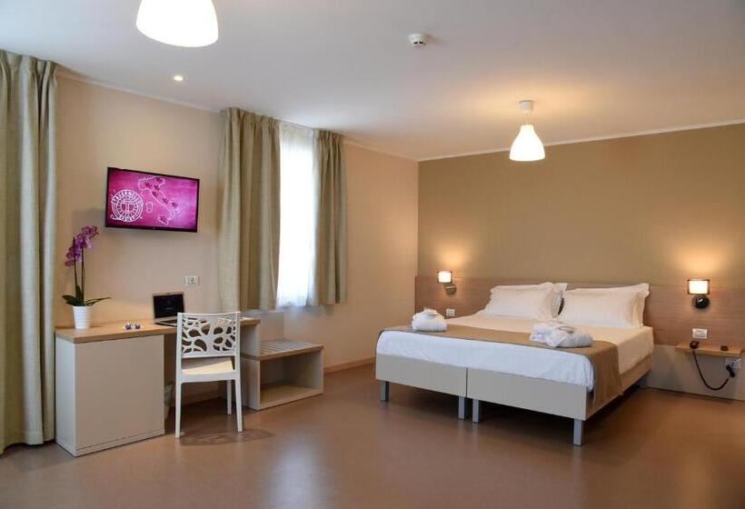 Chambre Triple Supérieure, Nuovo Albergo Operai