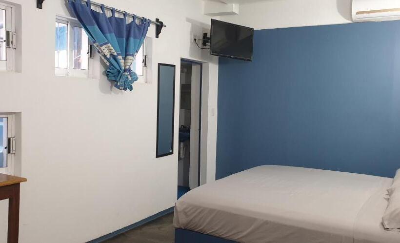 スタンダードルーム, Hostal Azul Y Blanco