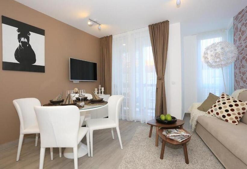 Апартаменты 1 Спальня с Балконом, Apartments & Rooms Mareta Exclusive