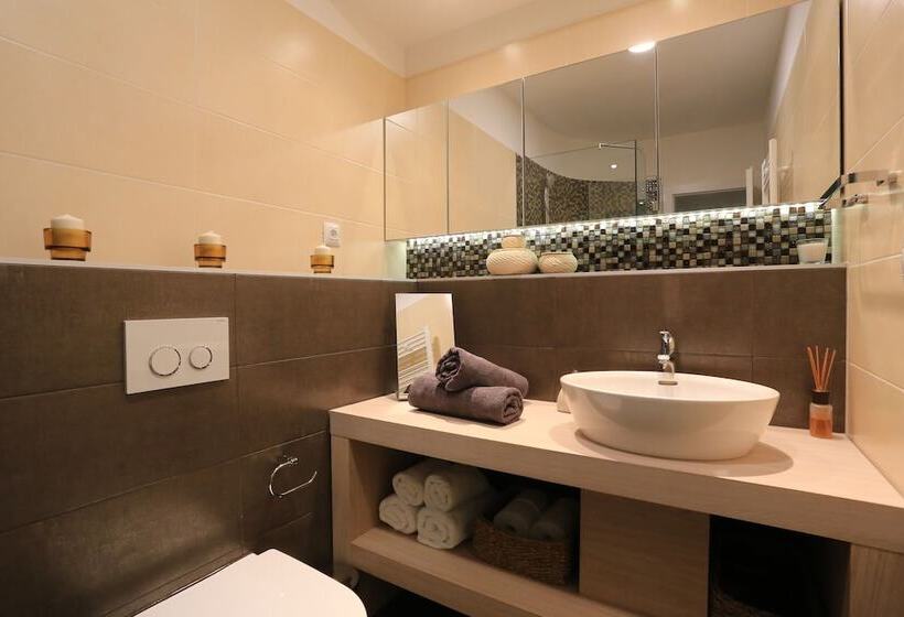 Апартаменты 1 Спальня, Apartments & Rooms Mareta Exclusive