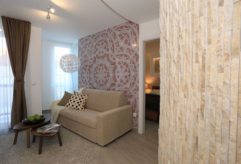 Апартаменты 1 Спальня с Балконом, Apartments & Rooms Mareta Exclusive