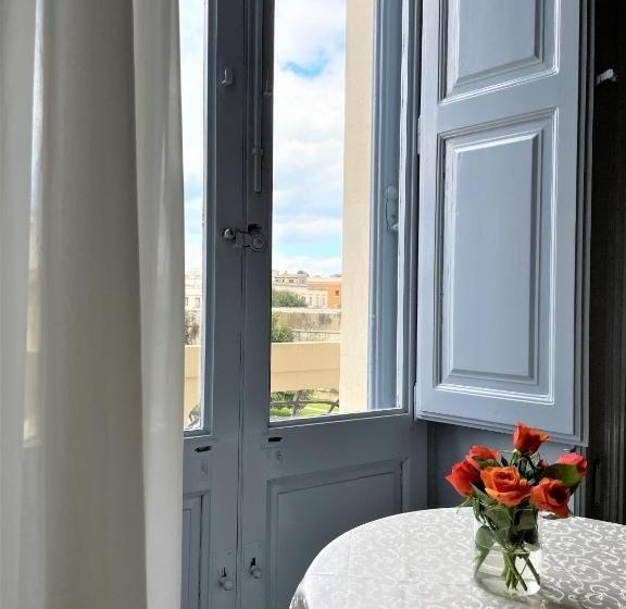 اتاق استاندارد چهارنفره با بالکن, Armonia B&b