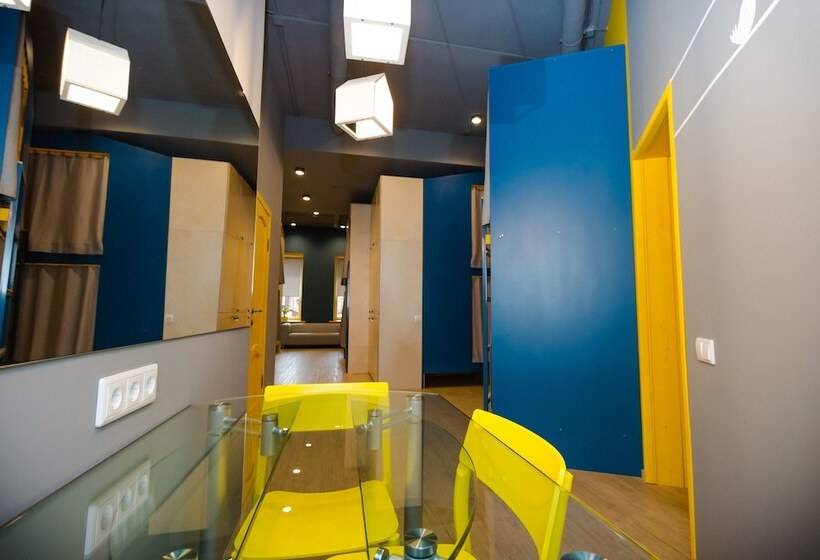 Кровать в Общей Комнате, Inwood Hostel